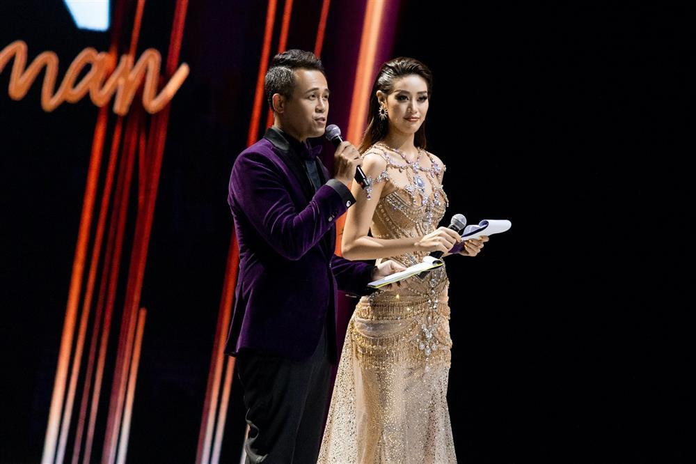 Mới đây MC Đức Bảo bất ngờ có chia sẻ thú vị về thu nhập của nghề MC khi bước chân vào VTV.