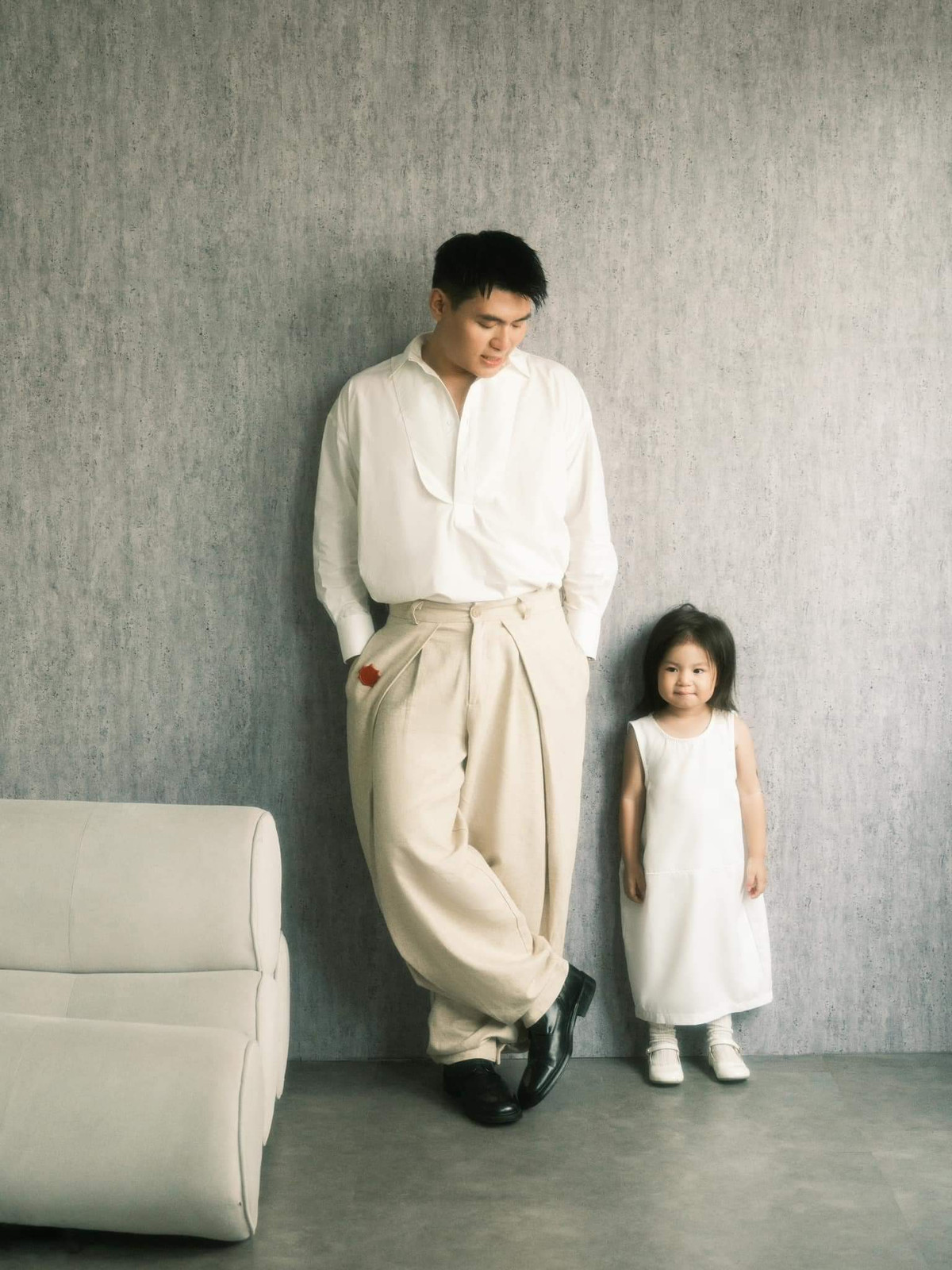 Bé Pam vẫn giữ phong độ idol khi có những biểu cảm vô cùng đáng yêu.