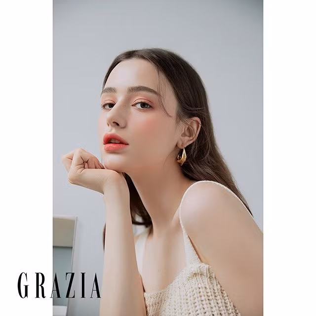 Dasha Taran là một trong số những người mẫu nước ngoài tích cực hoạt động tại Hàn Quốc dưới sự quản lý của công ty chủ quản Rainmaker.