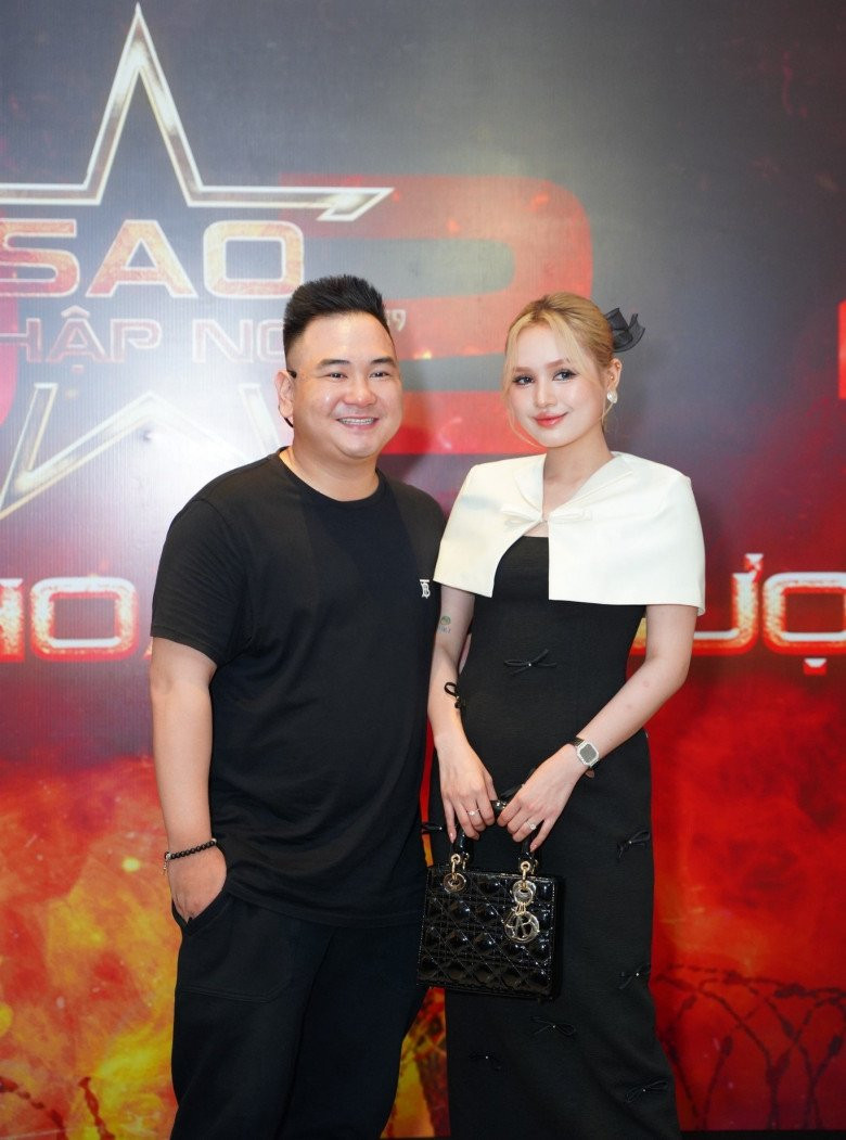 Với cư dân mạng, nhiều người bày tỏ sự lo lắng cho mối quan hệ của cặp đôi, mong không có trục trặc gì.