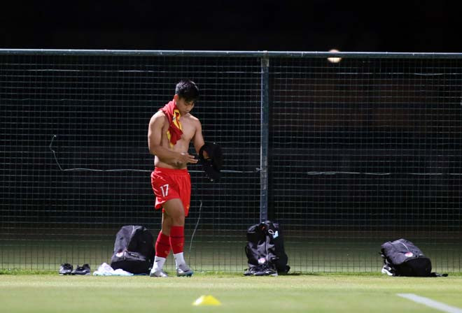 Bên cạnh Văn Thanh, đa phần dàn trai đẹp của đội tuyển Việt Nam đều sở hữu những múi cơ ai nhìn cũng mê. Điển hình như Văn Hậu, Tiến Linh... hay Trọng Hoàng.