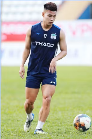 Cơ đùi săn chắc của Văn Thanh được ví dụ như đùi ếch.