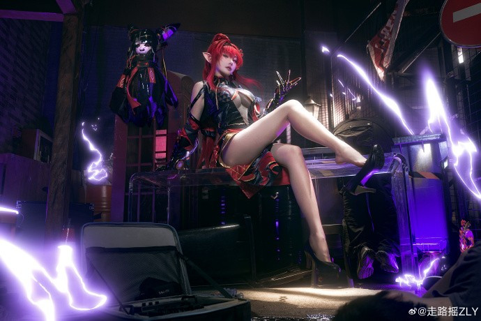 Bộ ảnh của ZLY được đầu tư chăm chút cả về phần ngoại trang lẫn bối cảnh