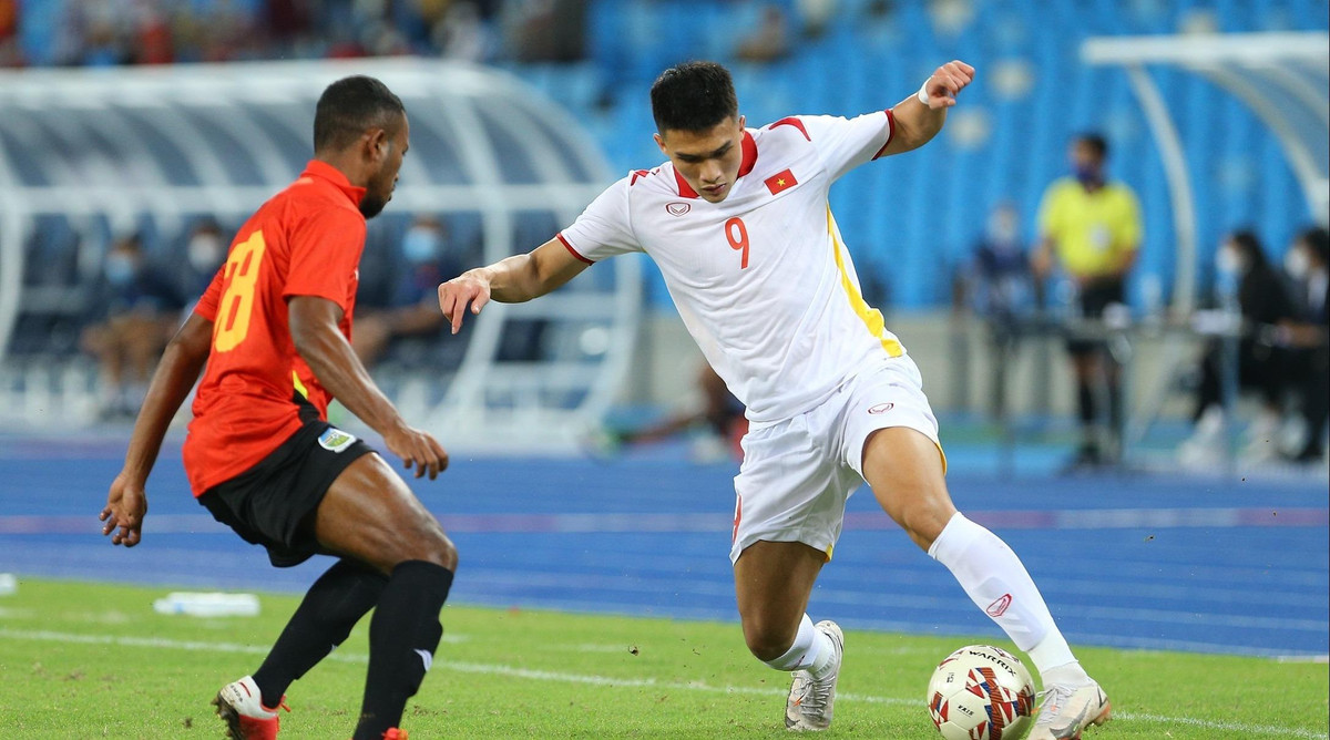 Thậm chí, Nguyên Hoàng từng được HLV của U15 Stoke City dành nhiều lời khen.