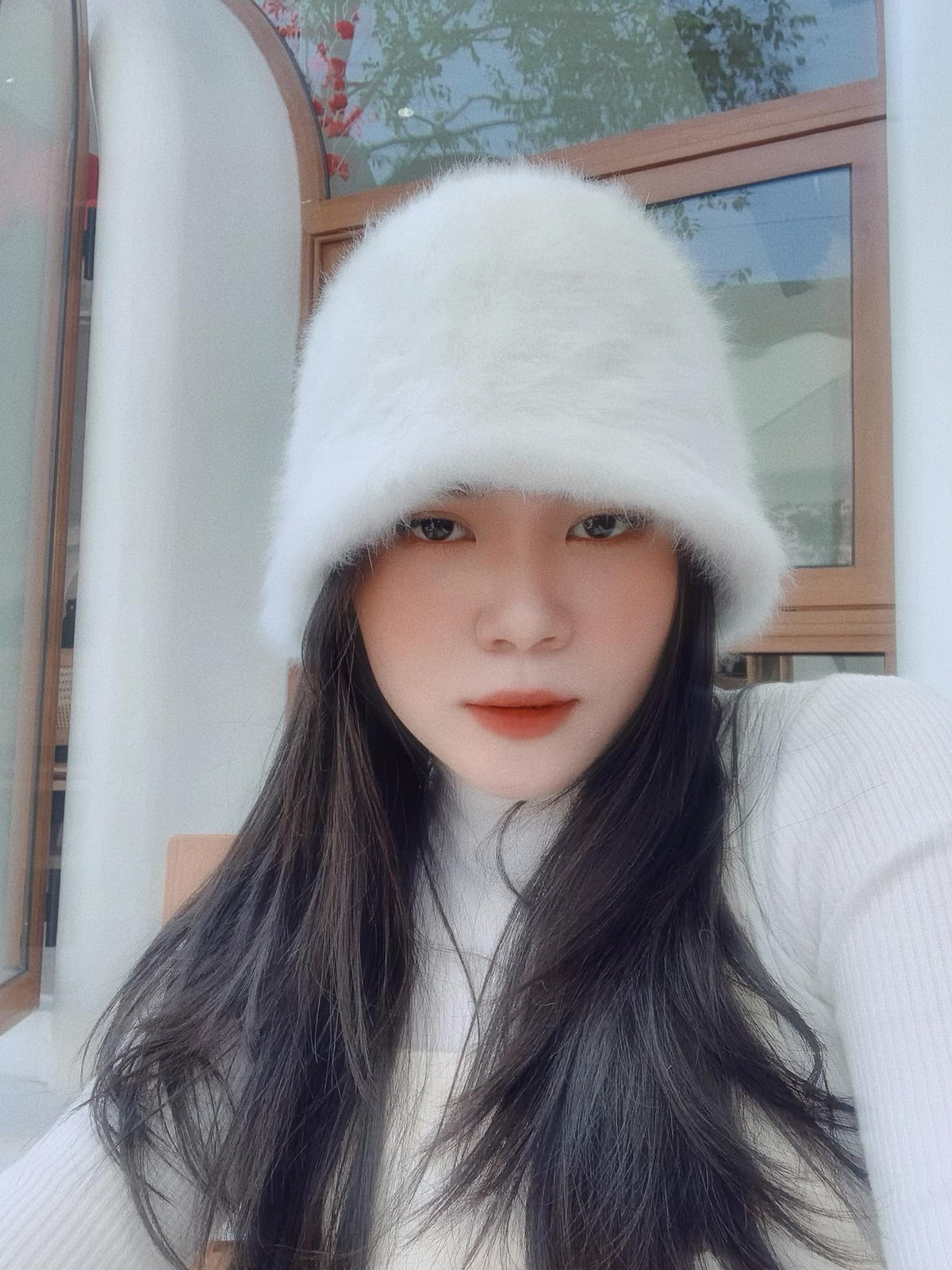 “Sang là người đàn ông hiền lành, siêng năng, nghiêm túc trong công việc và rất có trách nhiệm với gia đình. Điều khiến mình có đủ sự tin tưởng ở Sang là anh ấy làm nhiều hơn nói, luôn thể hiện tình cảm, sự yêu thương bằng những hành động cụ thể. Anh ấy cho mình cảm giác an toàn và bình yên khi nghĩ đến hôn nhân”, An Nhân chia sẻ.