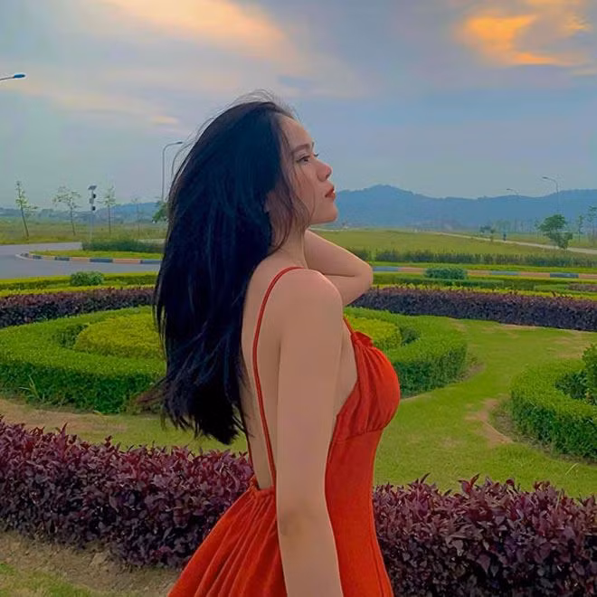 An Nhân và Bá Sang quen nhau từ khá lâu trước đây nhưng khi có cơ duyên gặp lại, họ mới thành đôi. Cặp đôi đã có 2 năm tìm hiểu nhau trước khi đi đến hôn nhân.