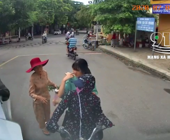 Theo tìm hiểu, sự việc được camera hành trình ghi lại vào ngày ( 4/7/2020) xảy ra tại Ngã 3 ( đường Quang Trung (QL1A ) rẽ phải vào đường Quyết Thắng ) thuộc Phường Trung Sơn, TP Tam Điệp, Ninh Bình.