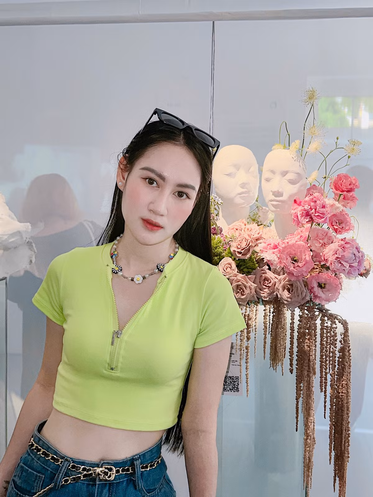 Nổi tiếng là nữ VĐV kiếm chém sở hữu nhan sắc xinh đẹp nhưng Lê Minh Hằng lại có gu ăn vận khá giản dị, kín đáo ngoài đời thực. Đây cũng là những hình ảnh táo bạo nhất mà cô từng chia sẻ trên mạng xã hội.