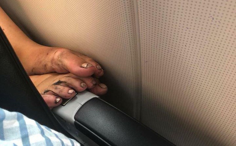 Rõ ràng việc hành xử khi di chuyển bằng phương tiện công cộng vẫn là câu chuyện cần được bàn đến rất nhiều. Nó không chỉ thể hiện văn hóa mà còn là ý thức của mỗi người để không ảnh hưởng tới những người xung quanh.