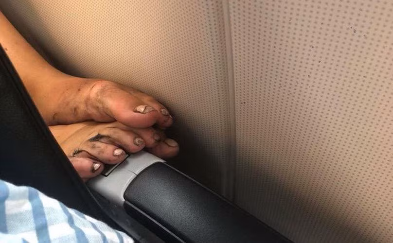 Rõ ràng việc hành xử khi di chuyển bằng phương tiện công cộng vẫn là câu chuyện cần được bàn đến rất nhiều. Nó không chỉ thể hiện văn hóa mà còn là ý thức của mỗi người để không ảnh hưởng tới những người xung quanh.