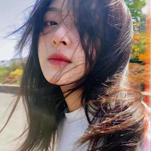 Dù sở hữu gương mặt xinh xắn, vóc dáng ưa nhìn nhưng Yến Ngọc tiết lộ bản thân cô nàng hoàn toàn không có hứng thú với việc làm mẫu ảnh hay tham gia showbiz.