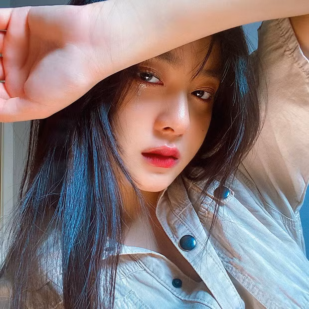 Hiện tại, Yến Ngọc chỉ tập trung học tập và hoàn thành thật tốt kỳ thi GCSE, sau đó là hướng tới tương lai xa hơn là thi đậu ngành thiết kế hội họa mà cô bạn đam mê.