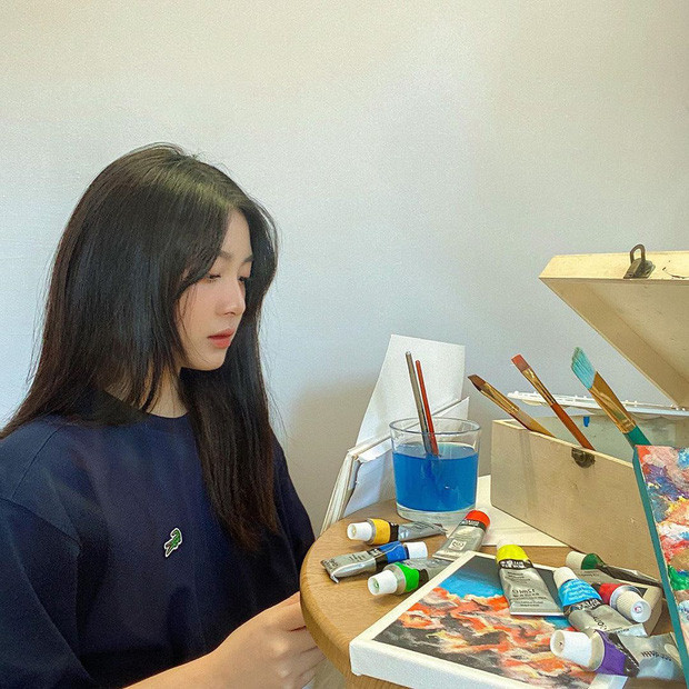 Theo tìm hiểu, Yến Ngọc hiện đang định cư bên Anh cùng mẹ. Vì không ở với bố từ bé nên cô bạn không cảm thấy có gì quá đặc biệt khi được là con gái của một ông bố tài năng, nổi tiếng.