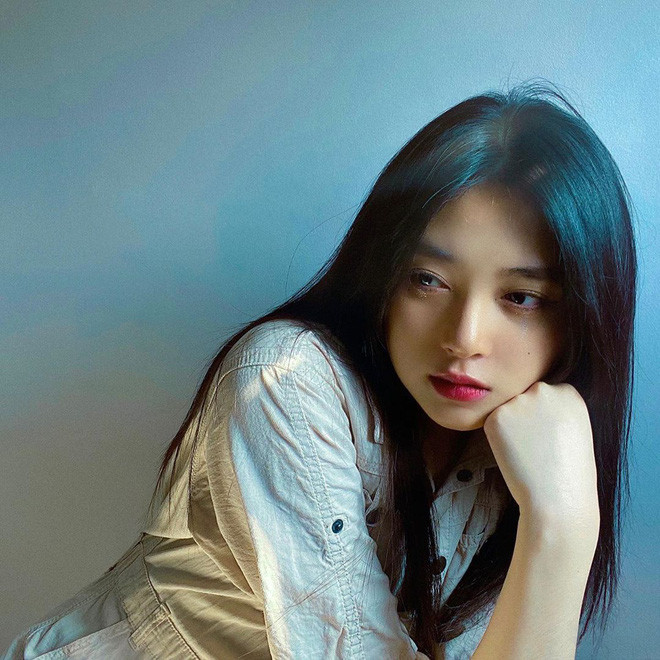 Như những cô cậu học trò 16 tuổi khác, phiền não lớn nhất của Yến Ngọc chủ yếu liên quan đến việc học tập và điểm số.