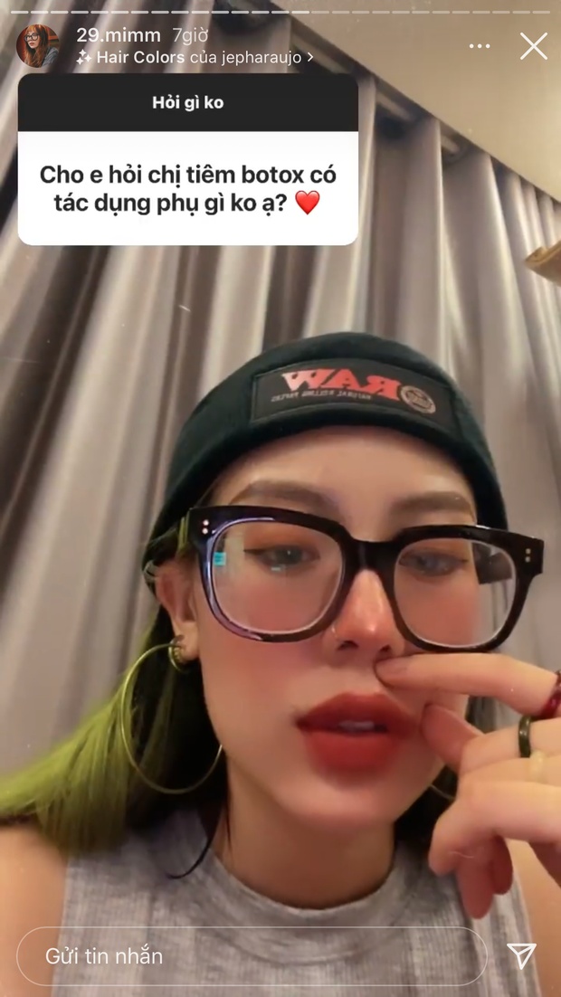 Nếu theo dõi hiện tượng mạng Mai Âm Nhạc, có lẽ ai cũng nhận ra dạo này cô nàng khác ít nhiều và gầy đi trông thấy so với trước đây. Hoá ra cô bạn đã tiêm botox gọn hàm.