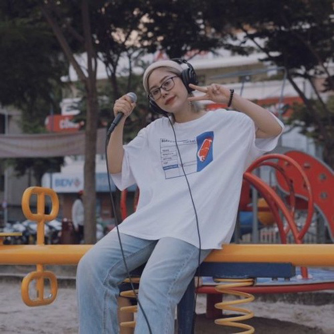 Mai Âm Nhạc cho biết mình không nghĩ gì nó, không quan tâm vì danh mục cuộc sống của mình không có điều này.