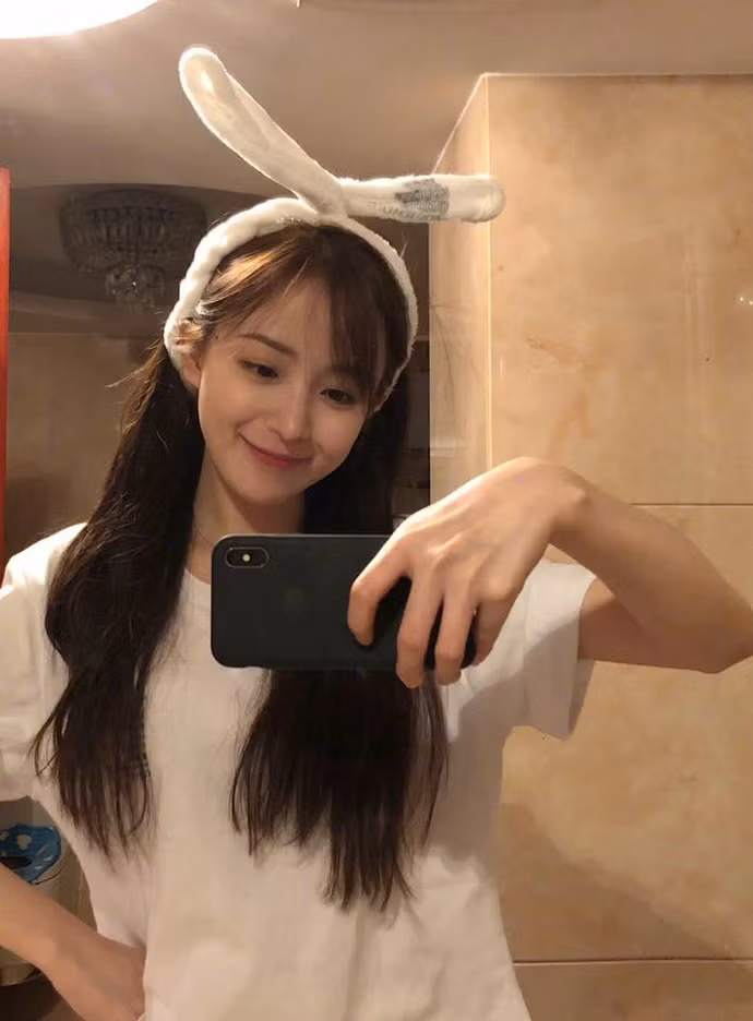 Điều đặc biệt, trước đó Châu Nhị Kha cũng từng là một thành viên của team nữ LMHT tại Trung Quốc.