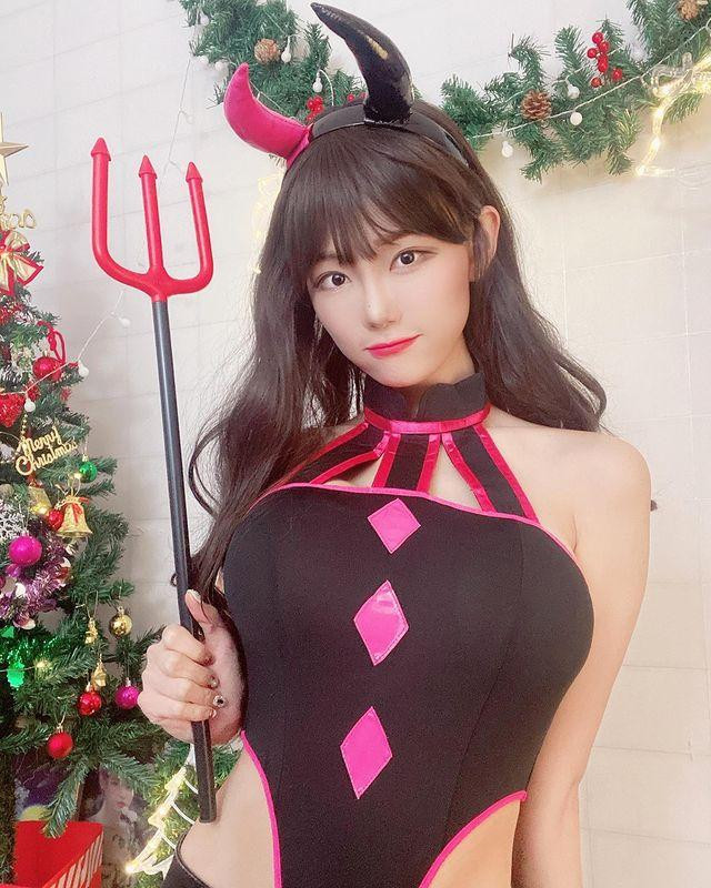 Mới đây, xuất hiện trên một talk show có tiếng, BJ Bitberry hé lộ nhiều sự thực đau khổ trong 7 năm sau kết hôn. Đây cũng là giai đoạn cô nổi lên với vai trò streamer.