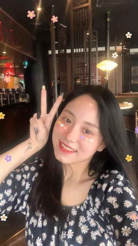 Do đó, Thu phải đợi đến khi có lớp, hoàn thành môn học mới được nhận bằng. Tuy nhiên, Thu học khá chắc, đi dạy thêm từ thời sinh viên nên cô có đủ kiến thức, kinh nghiệm và chuyên môn sư phạm để đứng lớp. Hơn nữa, trên các phương tiện truyền thông lẫn mạng xã hội, Thu chưa từng nói rằng mình đã tốt nghiệp".