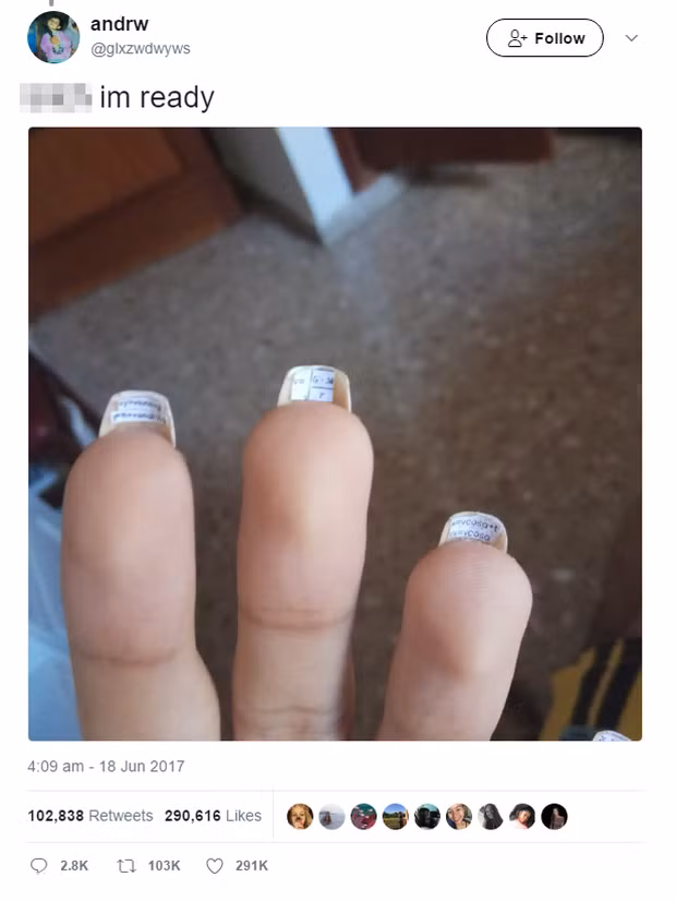 Tất nhiên, với những vật phẩm để quay cóp trong phòng thi không thể chứa được hết kiến thức đã học. Thế nên chăm chỉ học bài để có điểm thi tốt vẫn là cách tốt nhất với các bạn học trò.