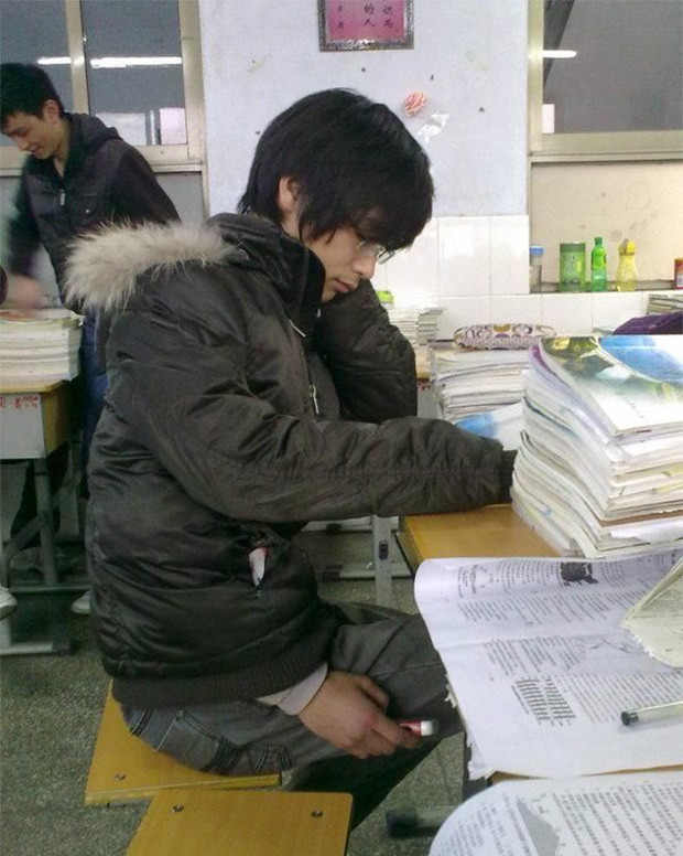 Thi cử vào mùa đông và những chiếc áo rét làm đạo cụ.