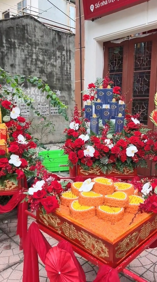 Thông thường lễ ăn hỏi sẽ dao động từ 3-7 tráp. Nhiều gia đình cả ăn hỏi và cưới 2 ngày liên tiếp thì số tráp trong lễ ăn hỏi cũng được rút gọn thường chỉ từ 3-5 tráp.