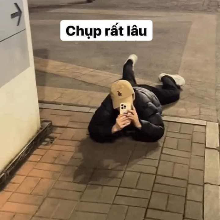 Dù lăn xả để tìm góc chụp sao cho đẹp nhưng khi xem kết quả thì không ít người đã phải xét lại tình bạn này.