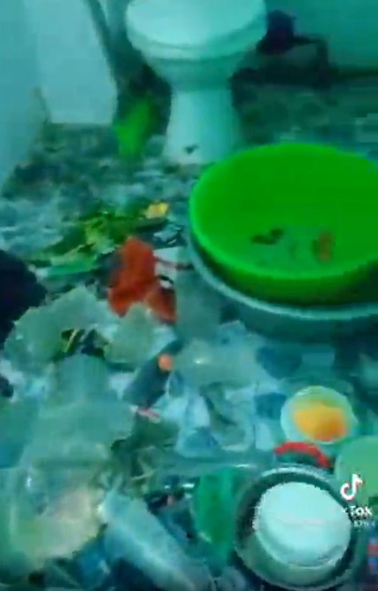 Khi những hình ảnh này được chia sẻ, nhiều người tỏ ra ngán ngẩm, đồng thời khuyên các chủ trọ nên thường xuyên kiểm tra phòng ốc cho thuê.