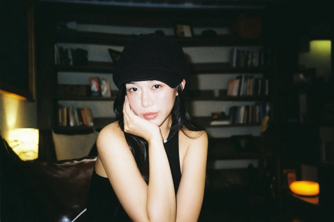 Bên cạnh đó, Sully còn có một thương hiệu thời trang của riêng mình.