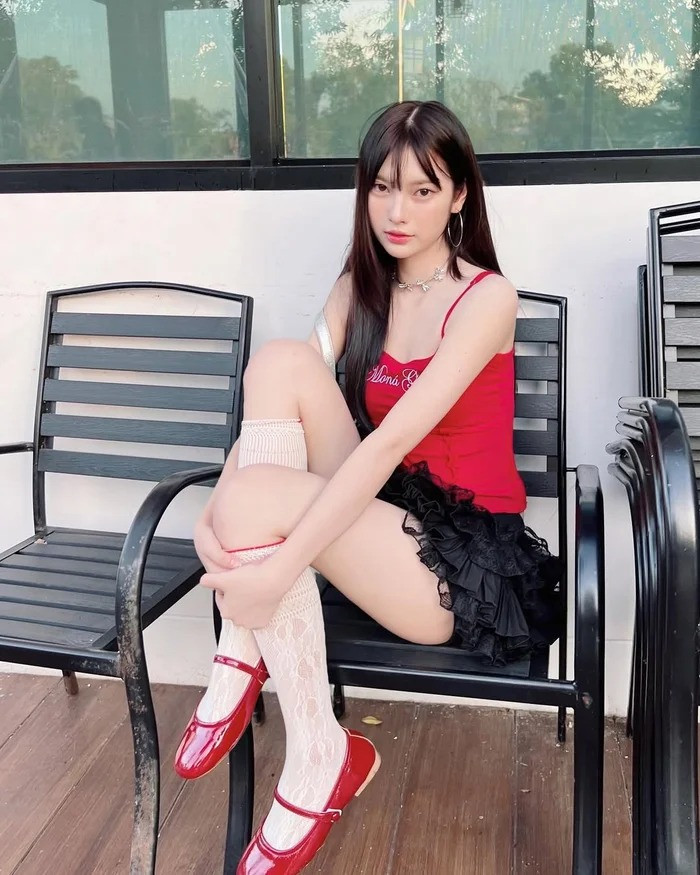 Punchrakmeow được đông đảo khán giả Thái Lan và Việt Nam tìm kiếm sau khi được cầu thủ Suphanat Mueanta công khai bày tỏ tình cảm trên trang cá nhân.