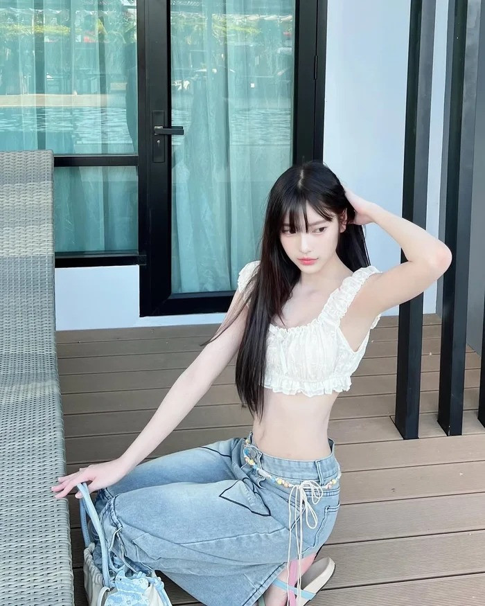 Punchrakmeow tên thật là Phanthita Boonchuan, sinh năm 2007.