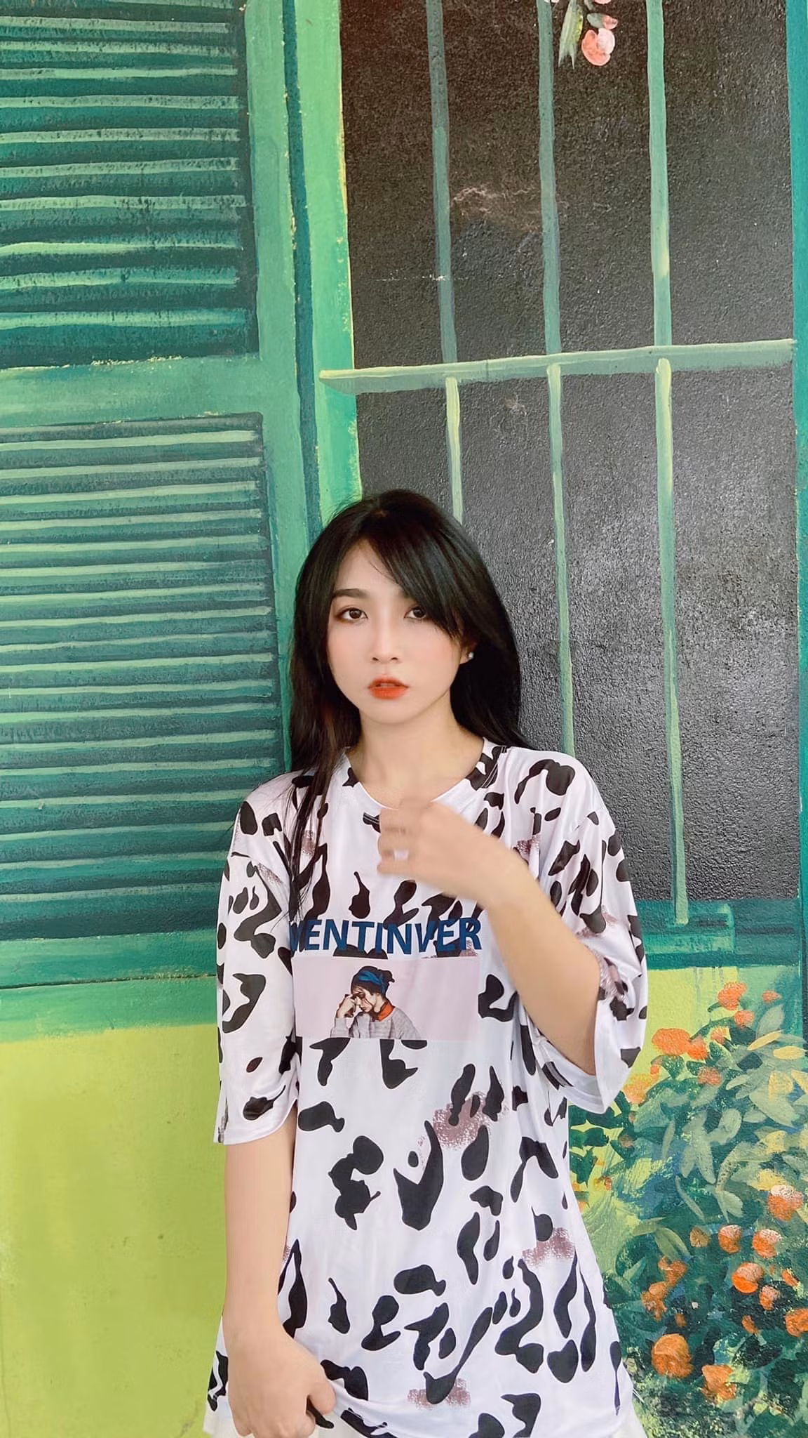 Hình ảnh ngoài đời của Minh Châu gây ấn tượng không hề nhỏ bởi sở hữu thân hình thon gọn, săn chắc.