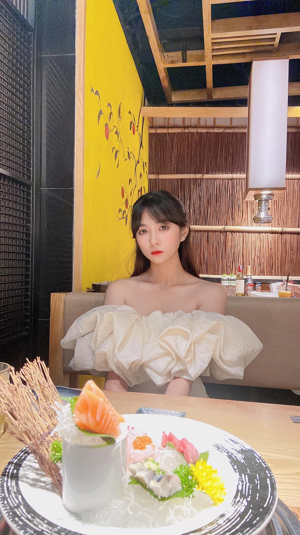 Với niềm yêu thích đó, về sau Minh Châu tiếp xúc với bóng đá nhiều hơn, không một trận đấu nào cô bạn bỏ qua.