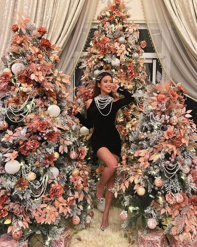 Không chỉ được biết đến với các danh xưng như ái nữ nhà tỷ phú Johnathan Hạnh Nguyễn hay "đệ nhất rich kid Việt", Tiên Nguyễn còn là gương mặt quen thuộc thường xuất hiện trong các hội nhóm gái đẹp.