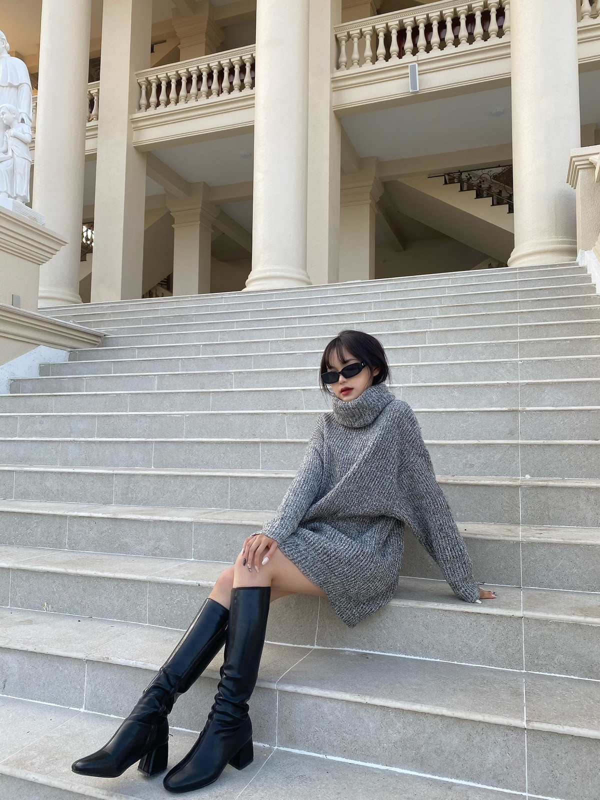 Với quan điểm sống: "Đừng chú tâm tới những gì người khác nghĩ và không bao giờ bỏ cuộc", Anh Thư đã và đang không ngừng cố gắng để phát triển bản thân về mọi mặt.