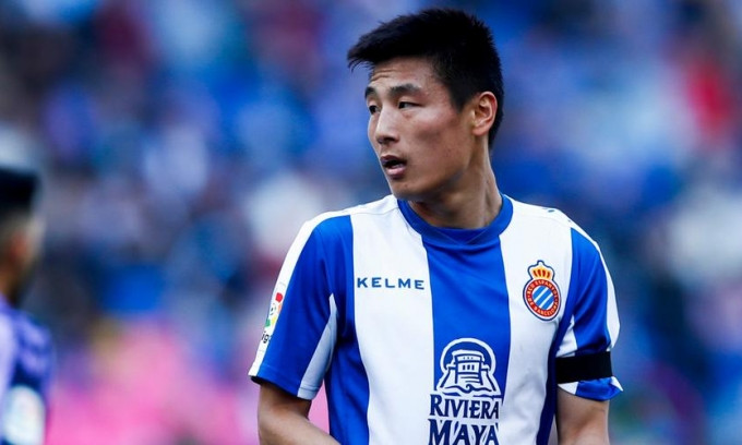 Để chuẩn bị cho trận đấu giữa đội tuyển Việt Nam và Trung Quốc, BHL của đội bóng "tỷ dân" di chuyển từ Qatar sang UAE, còn riêng Wu Lei bay sang Tây Ban Nha để tập trung với CLB Espanyol.