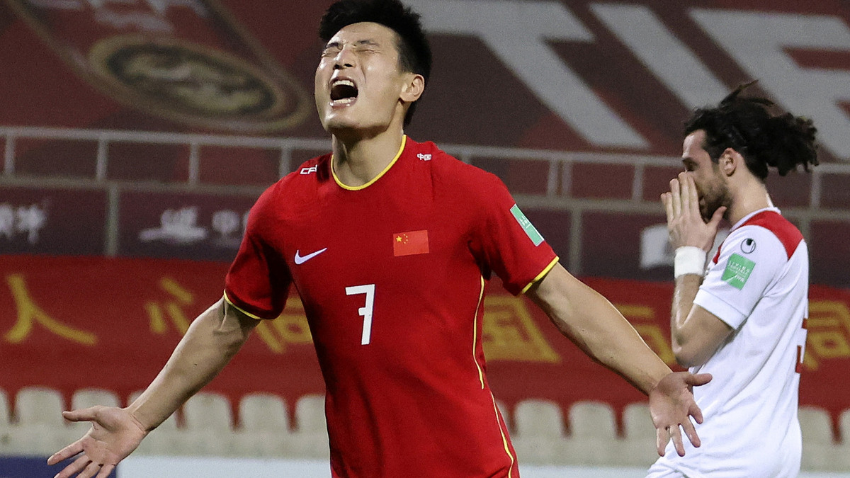 Trong dàn cầu thủ Trung Quốc chuẩn bị đối đầu với đội tuyển Việt Nam tại vòng loại World Cup 2022 khu vực châu Á sắp tới, cái tên Wu Lei (Vũ Lỗi) được đánh giá khá đáng gờm không chỉ bởi danh tiếng mà bằng cả sự đóng góp cho ĐTQG của "đất nước tỷ dân".