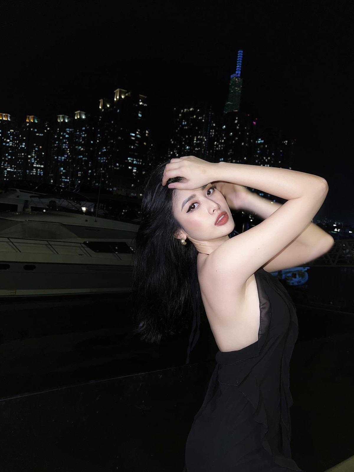 Chiều cao ấn tượng cùng làn da trắng sứ, Ngọc San là "nàng thơ" của nhiều nhiếp ảnh gia. Những bộ ảnh nghệ thuật của hot girl Sài thành từng nhận được nhiều sự quan tâm khi giới thiệu với mọi người.