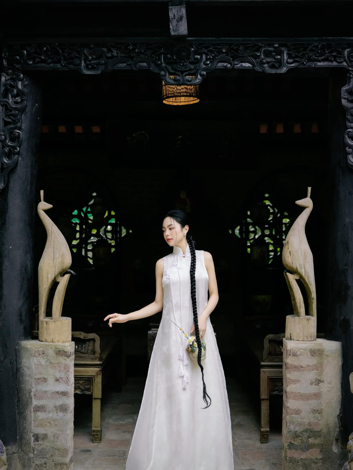 Những bức ảnh và video của cô nàng hot girl nhanh chóng lan truyền và tạo nên "cơn sốt".