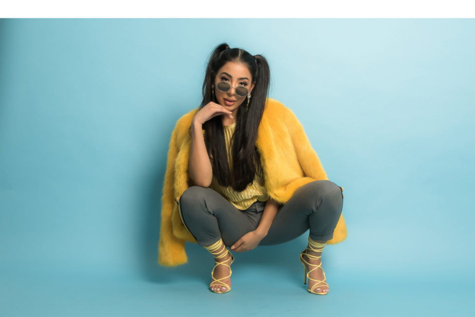 Theo tìm hiểu của netizen, filler là tên gọi của chất làm đầy, chứa Hyaluronic Acid. Ngoài việc giúp da căng mịn, tiêm filler còn hỗ trợ tạo hình một số điểm trên gương mặt (mà không cần phẫu thuật) như tiêm filler mũi, tiêm filler má, tiêm filler môi.