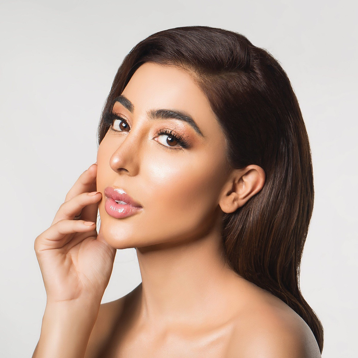 Trên trang Instagram có 126 nghìn người theo dõi, Aneesa thường xuyên chia sẻ các bí quyết làm đẹp.