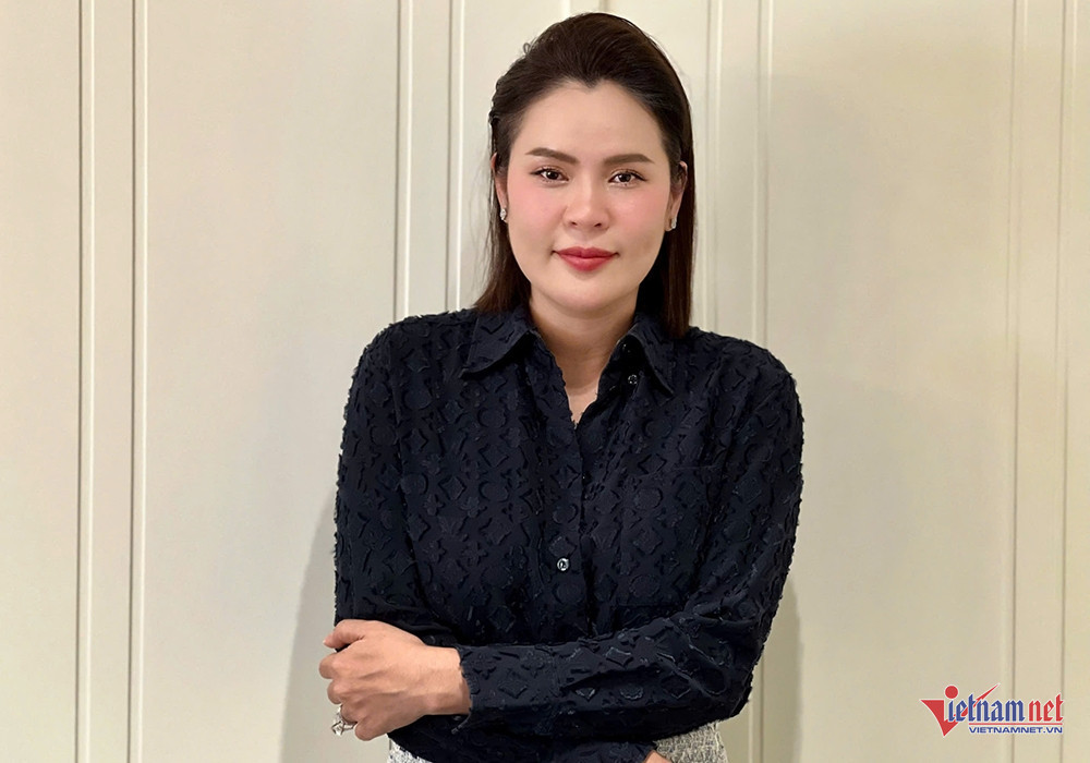 Hoa hau Phuong Le bat khoc, xin loi vi vu on ao che loi Quoc ca-Hinh-2