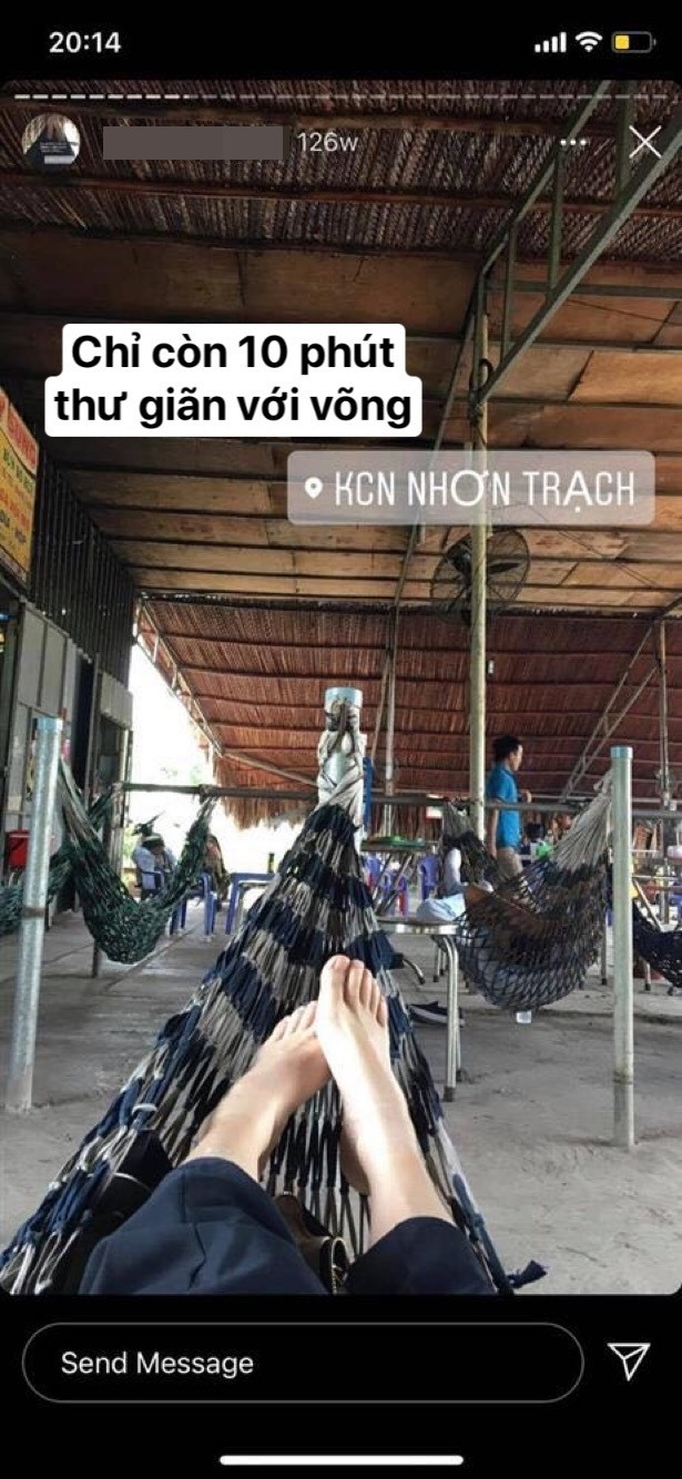 Kazumi thường xuyên đăng tải lên trang cá nhân của mình về những điểm đến mới trên đất Việt. Đặc biệt, chiếc võng xuất hiện dày đặc ở trang Instagram của cô nàng cùng những dòng caption hóm hỉnh.