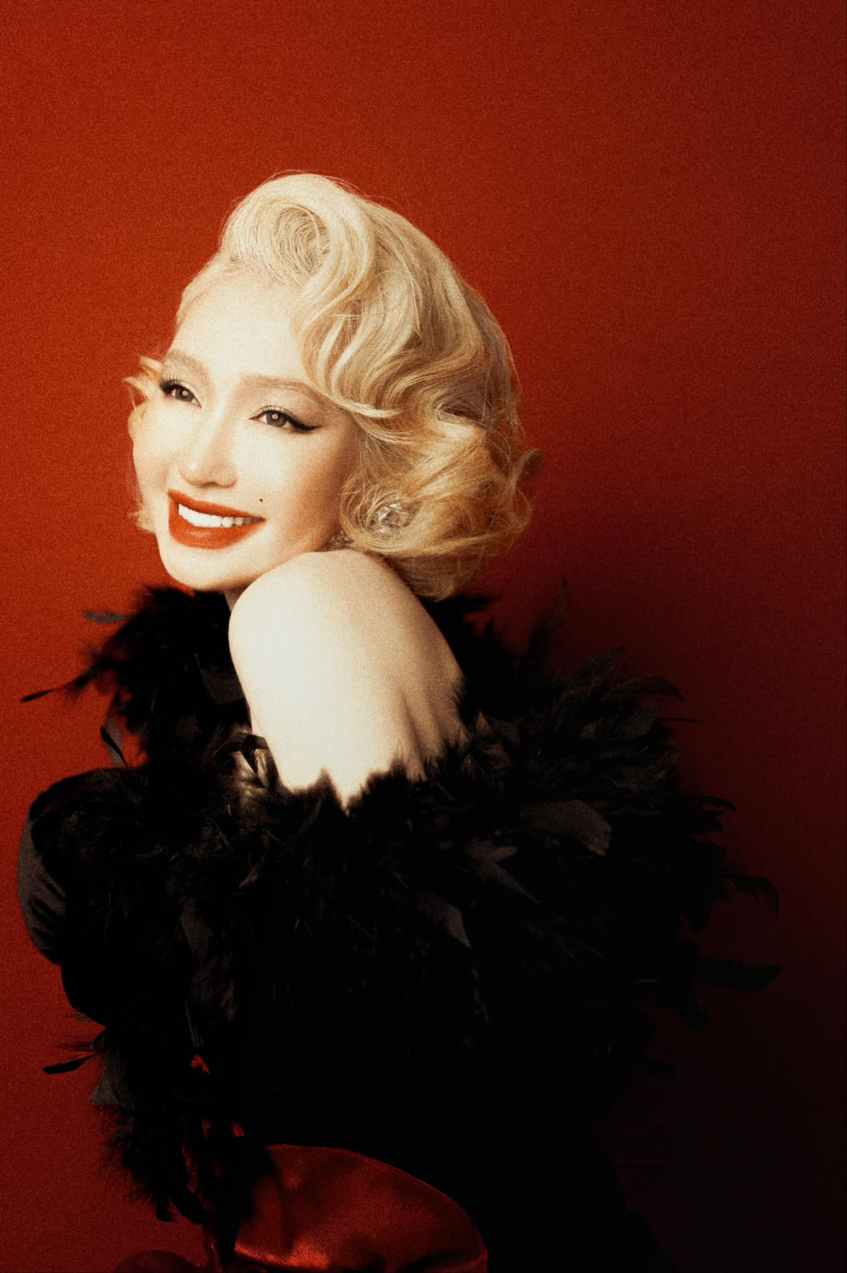 Không chỉ ở các nước phương Tây mà trên toàn thế giới, khoảnh khắc này của cô được nhiều người cosplay, tạo nên cảm hứng nghệ thuật ấn tượng.