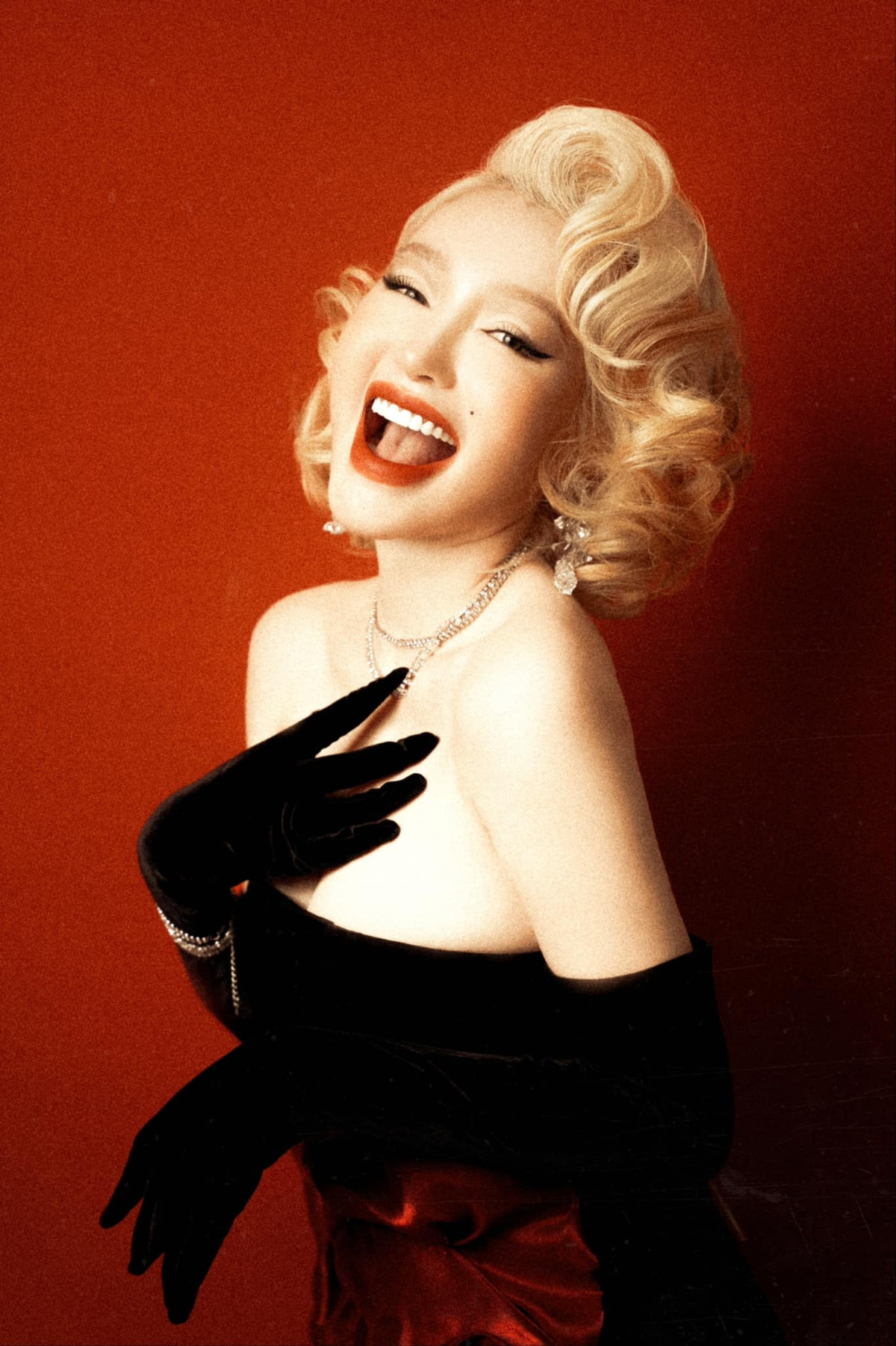Hình ảnh của huyền thoại Marilyn Monroe trở thành nguồn cảm hứng cho vô vàn những chiếc váy sau này, thể hiện hình ảnh quyến rũ rất đỗi đáng yêu của nữ giới.