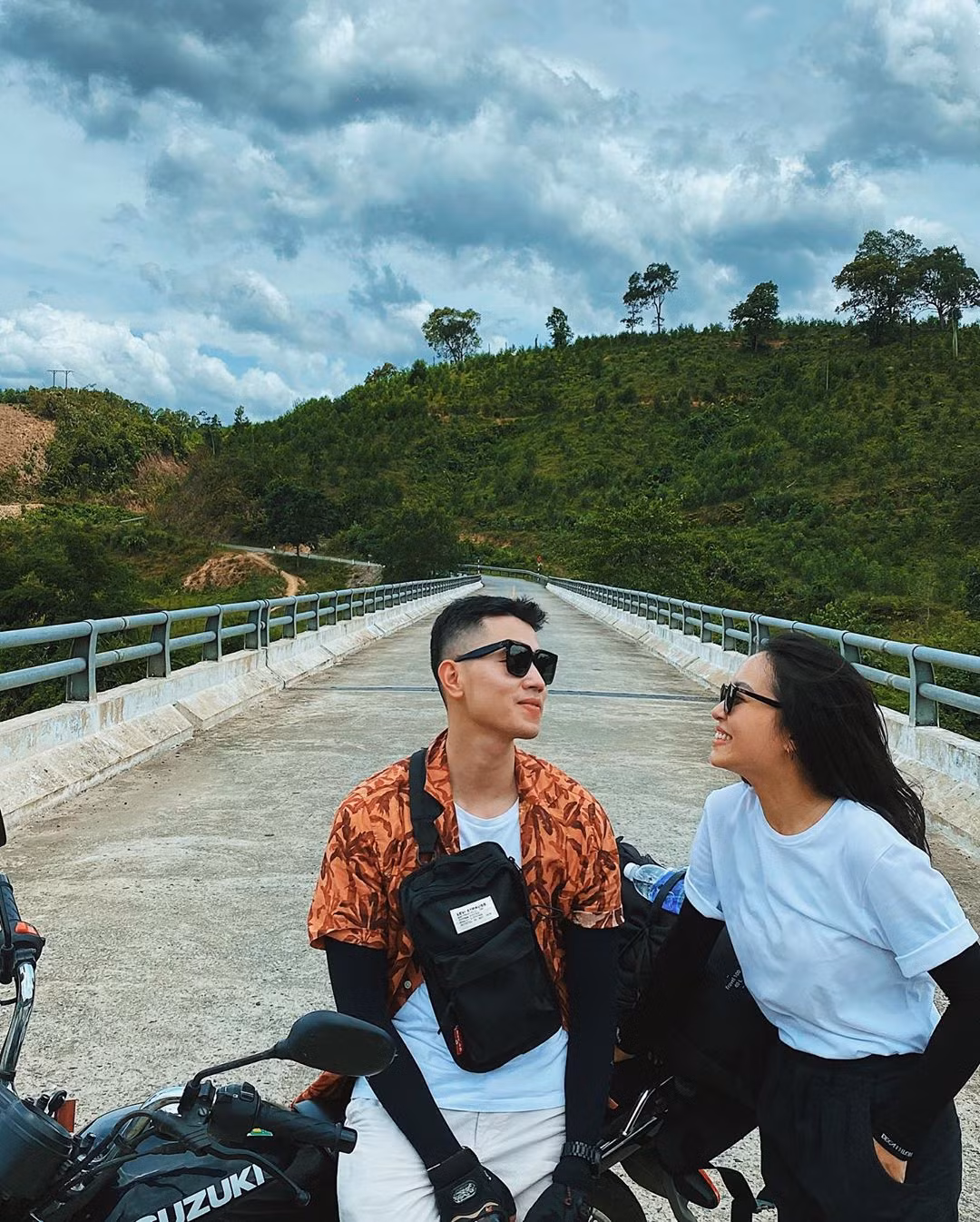 Từ cuộc tình của Hà Trúc và Quang Đạt mới thấy rằng, yêu nhau phải vui vẻ và tếu táo sẽ khiến các cặp đôi vui vẻ và hạnh phúc bên nhau.