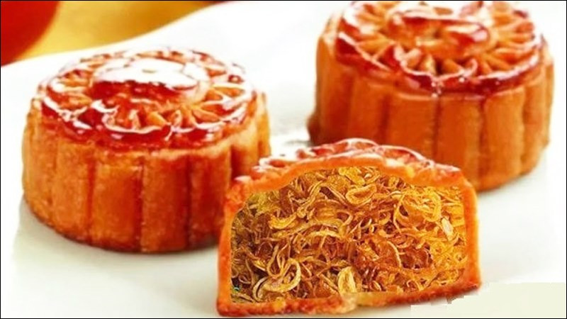 Team hành khô vào nhận bánh trung thu.