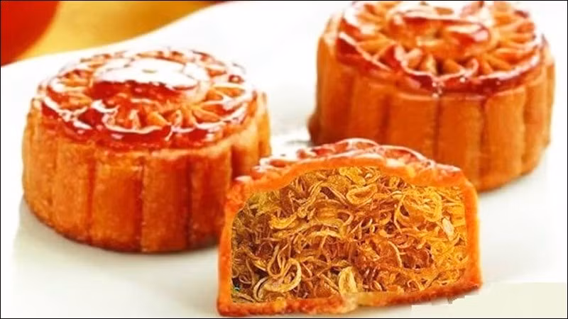 Team hành khô vào nhận bánh trung thu.