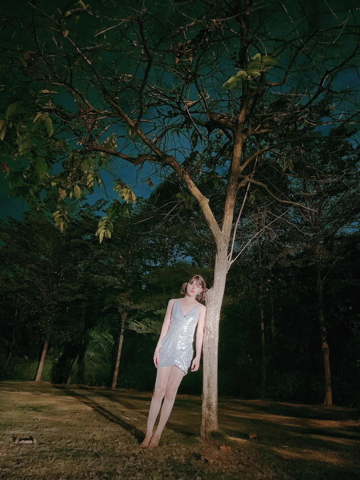 Theo số liệu từ một fanpage đăng lại bộ hình, chỉ trong một giờ đăng tải với 6 ảnh, bài đăng của Trần Đức Bo có hơn 7000 bình luận, hơn 600 lượt chia sẻ và 15000 lượt bày tỏ cảm xúc.