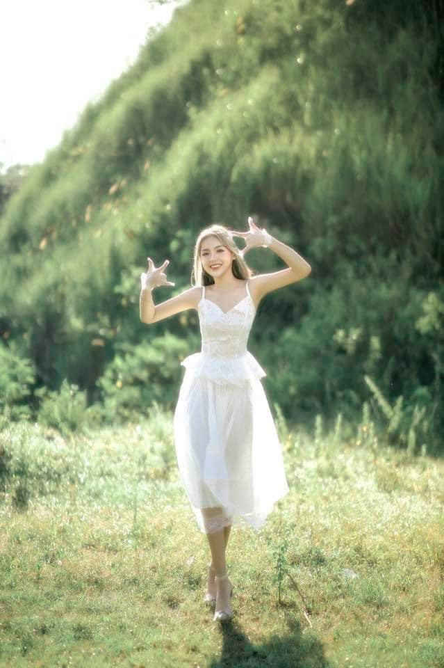 Ngoài giảm cân, Trần Thanh Tâm cũng từng khiến fan trầm trồ trước hành trình chữa mụn thành công. Theo đó, làn da không tì vết hiện tại mà cô sở hữu chính là nhờ quá trình chăm sóc da mặt lâu dài, không phải đẹp lên nhờ công nghệ.